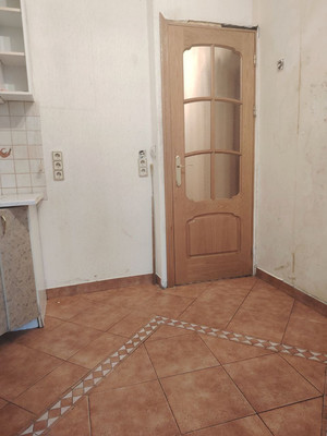 Продам трехкомнатную (3-комн.) квартиру, Университетский пр-кт, 4, Москва г