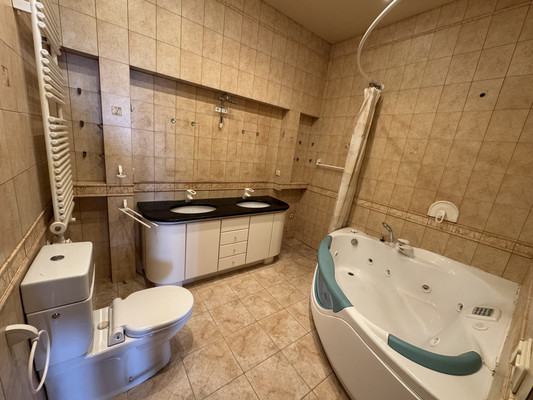 Продам многокомнатную квартиру, Ломоносовский пр-кт, 7к5, Москва г