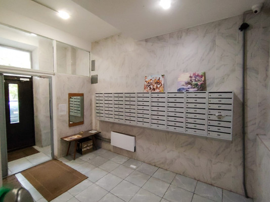 Продам трехкомнатную (3-комн.) квартиру, Болотниковская ул, 2кА, Москва г