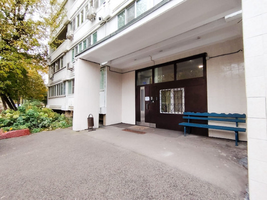 Продам трехкомнатную (3-комн.) квартиру, Болотниковская ул, 2кА, Москва г