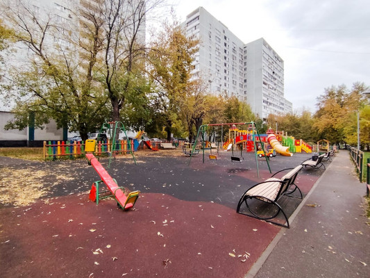 Продам трехкомнатную (3-комн.) квартиру, Болотниковская ул, 2кА, Москва г