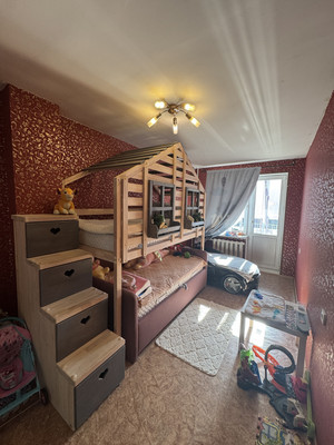 Продам трехкомнатную (3-комн.) квартиру, 7, Просторный мкр