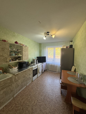 Продам трехкомнатную (3-комн.) квартиру, 7, Просторный мкр