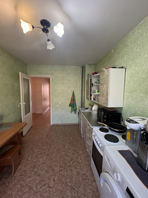Продам трехкомнатную (3-комн.) квартиру, 7, Просторный мкр