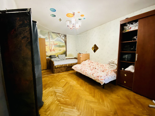 Продам однокомнатную (1-комн.) квартиру, Хачатуряна ул, 7, Москва г