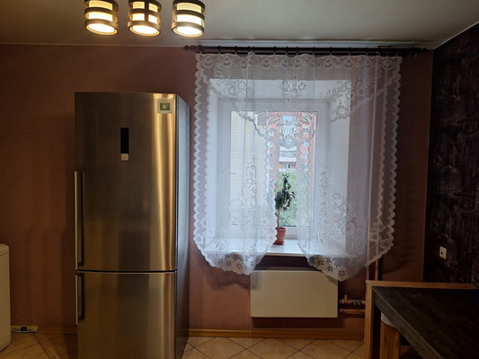 Продам трехкомнатную (3-комн.) квартиру, Генерала Кныша ул, 15, Гатчина г