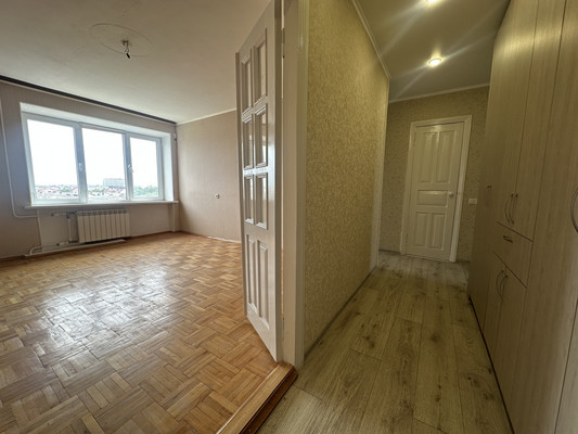 Продам трехкомнатную (3-комн.) квартиру, Чичерина ул, 61, Армавир г