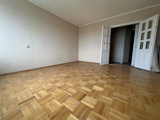 Продам трехкомнатную (3-комн.) квартиру, Чичерина ул, 61, Армавир г
