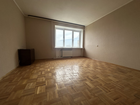 Продам трехкомнатную (3-комн.) квартиру, Чичерина ул, 61, Армавир г
