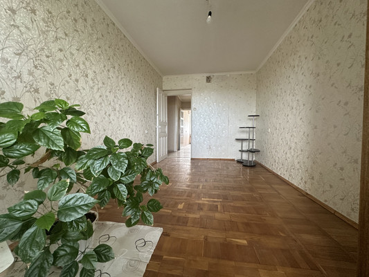 Продам трехкомнатную (3-комн.) квартиру, Чичерина ул, 61, Армавир г