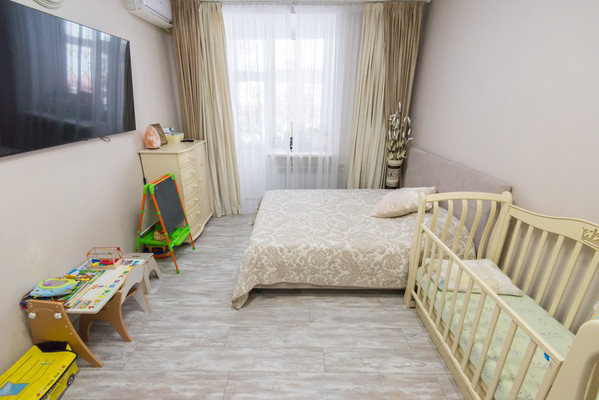 Продам многокомнатную квартиру, Джапаридзе ул, 12, Ростов-на-Дону г