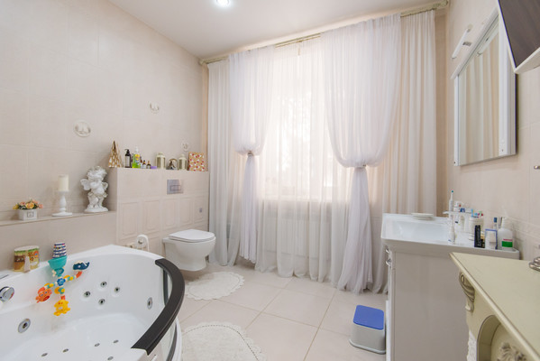 Продам многокомнатную квартиру, Джапаридзе ул, 12, Ростов-на-Дону г