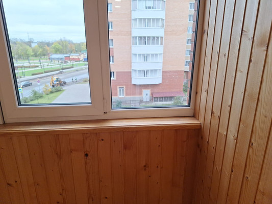 Продам трехкомнатную (3-комн.) квартиру, Генерала Кныша ул, 15, Гатчина г