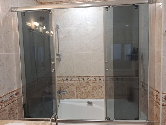 Продам трехкомнатную (3-комн.) квартиру, Генерала Кныша ул, 15, Гатчина г