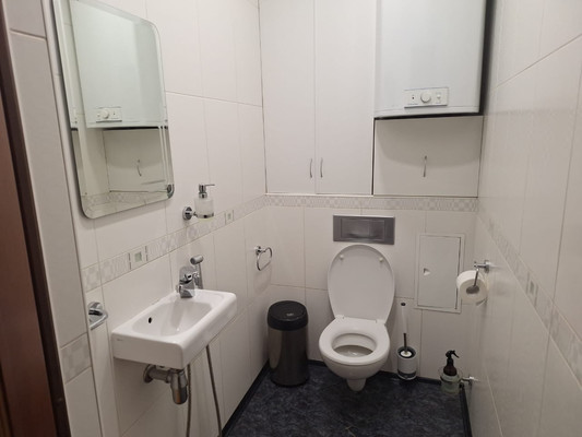 Продам трехкомнатную (3-комн.) квартиру, Генерала Кныша ул, 15, Гатчина г