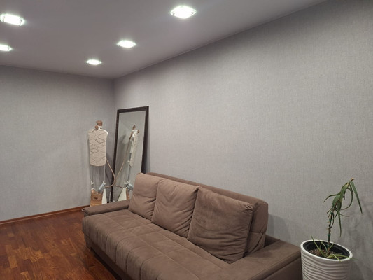 Продам трехкомнатную (3-комн.) квартиру, Генерала Кныша ул, 15, Гатчина г