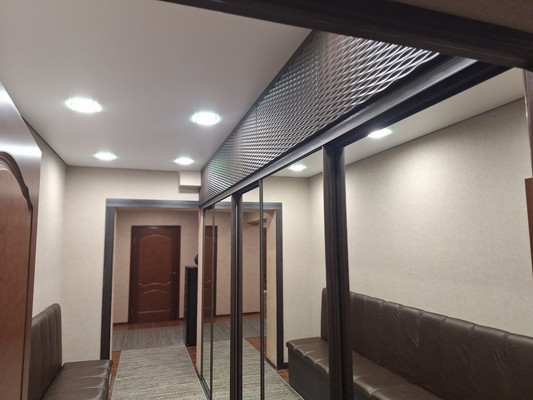 Продам трехкомнатную (3-комн.) квартиру, Генерала Кныша ул, 15, Гатчина г