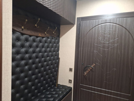 Продам трехкомнатную (3-комн.) квартиру, Генерала Кныша ул, 15, Гатчина г