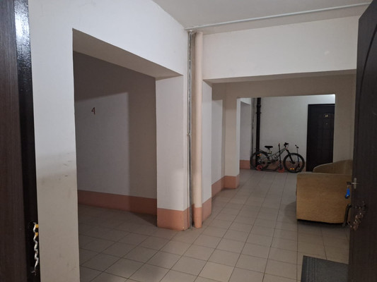 Продам трехкомнатную (3-комн.) квартиру, Генерала Кныша ул, 15, Гатчина г