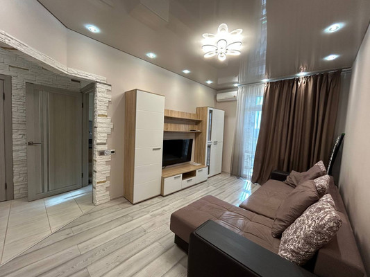 Продам однокомнатную (1-комн.) квартиру, Крымской весны ул, 1к2, Симферополь г