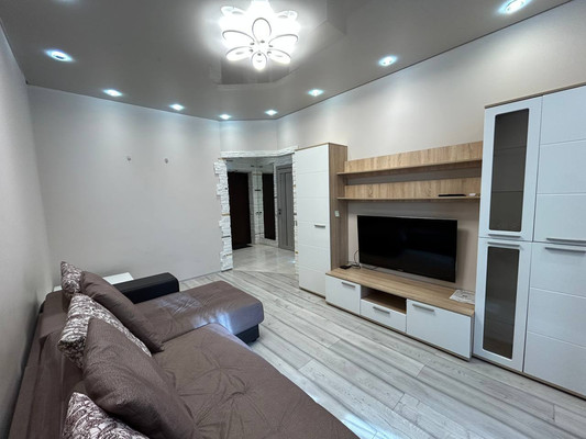 Продам однокомнатную (1-комн.) квартиру, Крымской весны ул, 1к2, Симферополь г