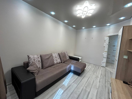 Продам однокомнатную (1-комн.) квартиру, Крымской весны ул, 1к2, Симферополь г