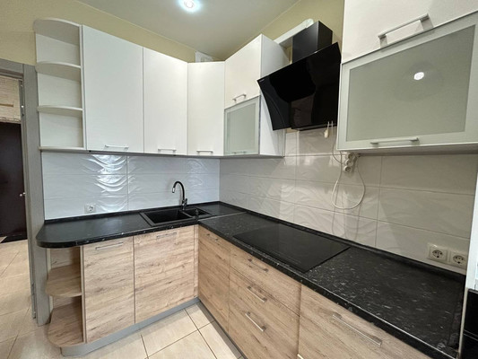 Продам однокомнатную (1-комн.) квартиру, Крымской весны ул, 1к2, Симферополь г