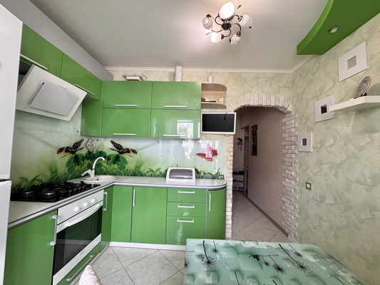 Продам однокомнатную (1-комн.) квартиру, Брянского Фронта ул, 28, Брянск г