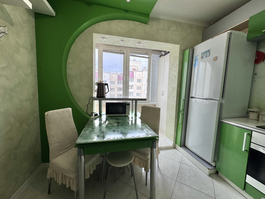 Продам однокомнатную (1-комн.) квартиру, Брянского Фронта ул, 28, Брянск г