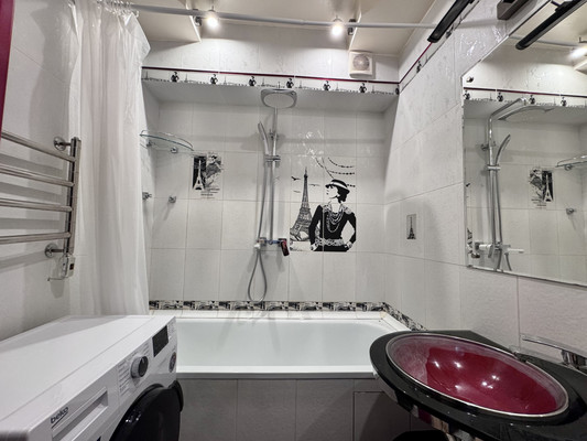 Продам однокомнатную (1-комн.) квартиру, Брянского Фронта ул, 28, Брянск г