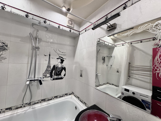 Продам однокомнатную (1-комн.) квартиру, Брянского Фронта ул, 28, Брянск г