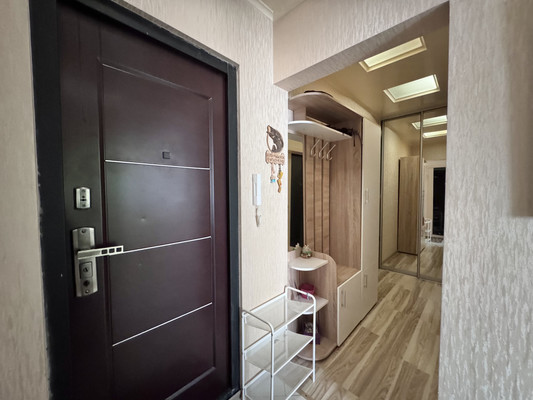 Продам однокомнатную (1-комн.) квартиру, Брянского Фронта ул, 28, Брянск г