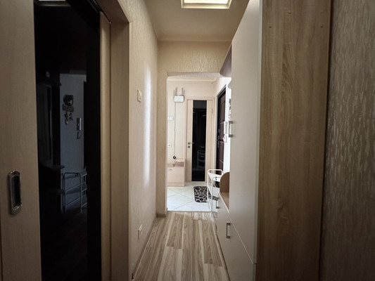 Продам однокомнатную (1-комн.) квартиру, Брянского Фронта ул, 28, Брянск г