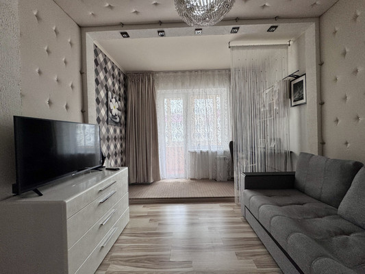 Продам однокомнатную (1-комн.) квартиру, Брянского Фронта ул, 28, Брянск г