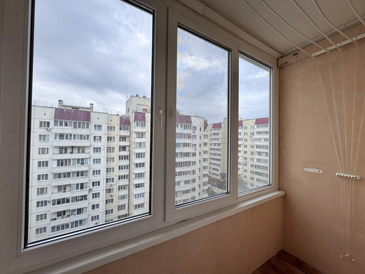 Продам однокомнатную (1-комн.) квартиру, Брянского Фронта ул, 28, Брянск г