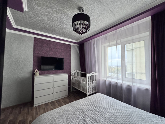 Продам однокомнатную (1-комн.) квартиру, Брянского Фронта ул, 28, Брянск г