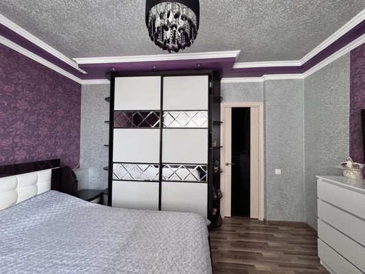 Продам однокомнатную (1-комн.) квартиру, Брянского Фронта ул, 28, Брянск г