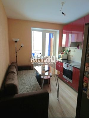Продам однокомнатную (1-комн.) квартиру, Голландская ул, 10к2, Янино-1 гп