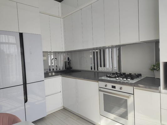 Продам двухкомнатную (2-комн.) квартиру, Трубаченко ул, 14е, Симферополь г