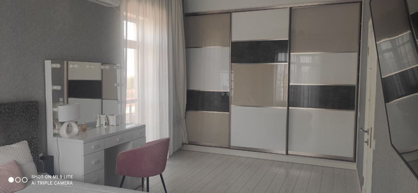 Продам двухкомнатную (2-комн.) квартиру, Трубаченко ул, 14е, Симферополь г