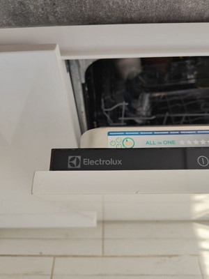 Продам двухкомнатную (2-комн.) квартиру, Трубаченко ул, 14е, Симферополь г