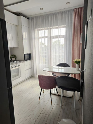 Продам двухкомнатную (2-комн.) квартиру, Трубаченко ул, 14е, Симферополь г