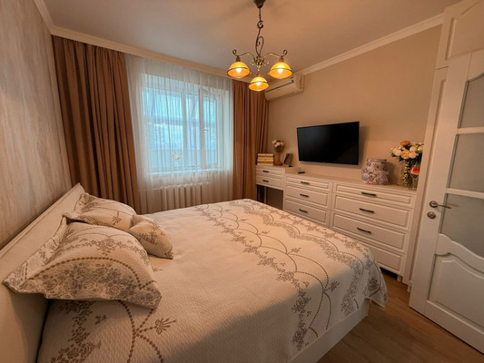 Продам двухкомнатную (2-комн.) квартиру, Ленина ул, 111, Волгодонск г