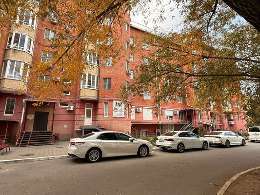 Продам двухкомнатную (2-комн.) квартиру, Ленина ул, 111, Волгодонск г