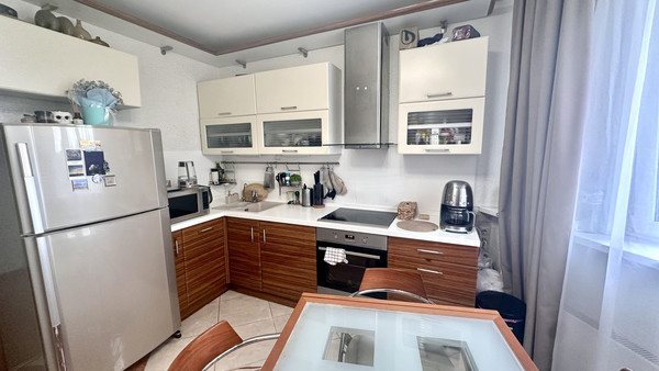 Продам двухкомнатную (2-комн.) квартиру, Авиационная ул, 72к1, Москва г