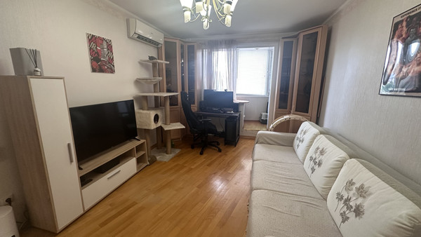 Продам двухкомнатную (2-комн.) квартиру, Авиационная ул, 72к1, Москва г