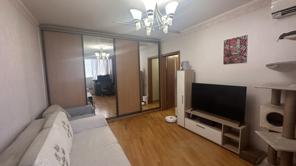 Продам двухкомнатную (2-комн.) квартиру, Авиационная ул, 72к1, Москва г