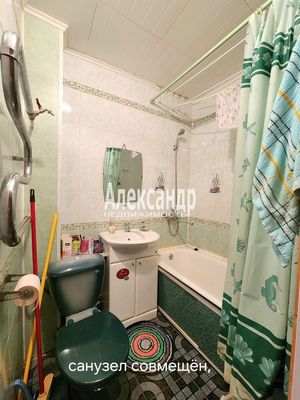 Продам трехкомнатную (3-комн.) квартиру, Романтиков ул, д. 13, Кириши г