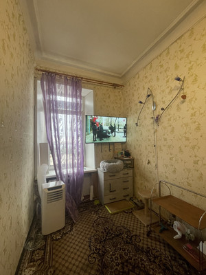 Продам 2-комн. в 4-комн. квартире, Косая линия, 24/25а, Санкт-Петербург г