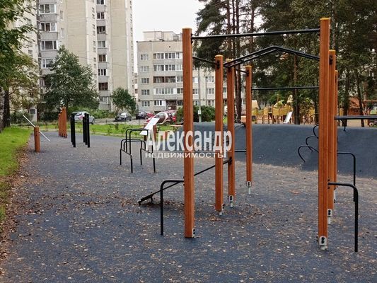 Продам трехкомнатную (3-комн.) квартиру, Мира ул, 32к2, Всеволожск г